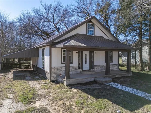 410 Elba St, Bowie, TX 76230