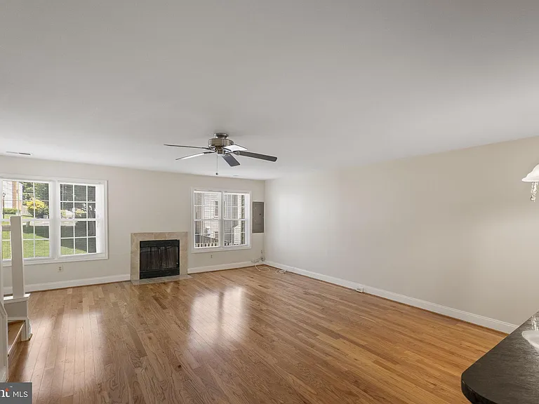 124 Barnsfield Ct #216 — Photo 11