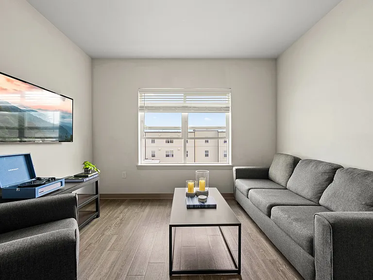 2 Bed, 2 Bath