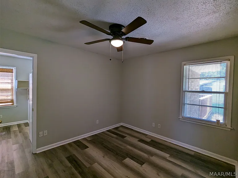 3318 Habersham Rd — Photo 9
