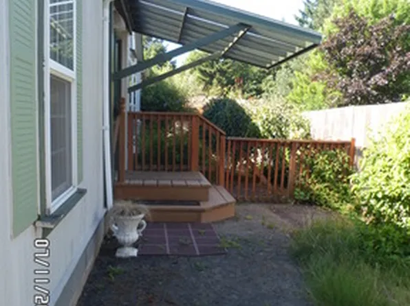 290 N Canyon View Dr, Lafayette, OR 97127