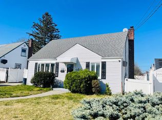 1984 Franklin Rd, Valley Stream, NY 11580