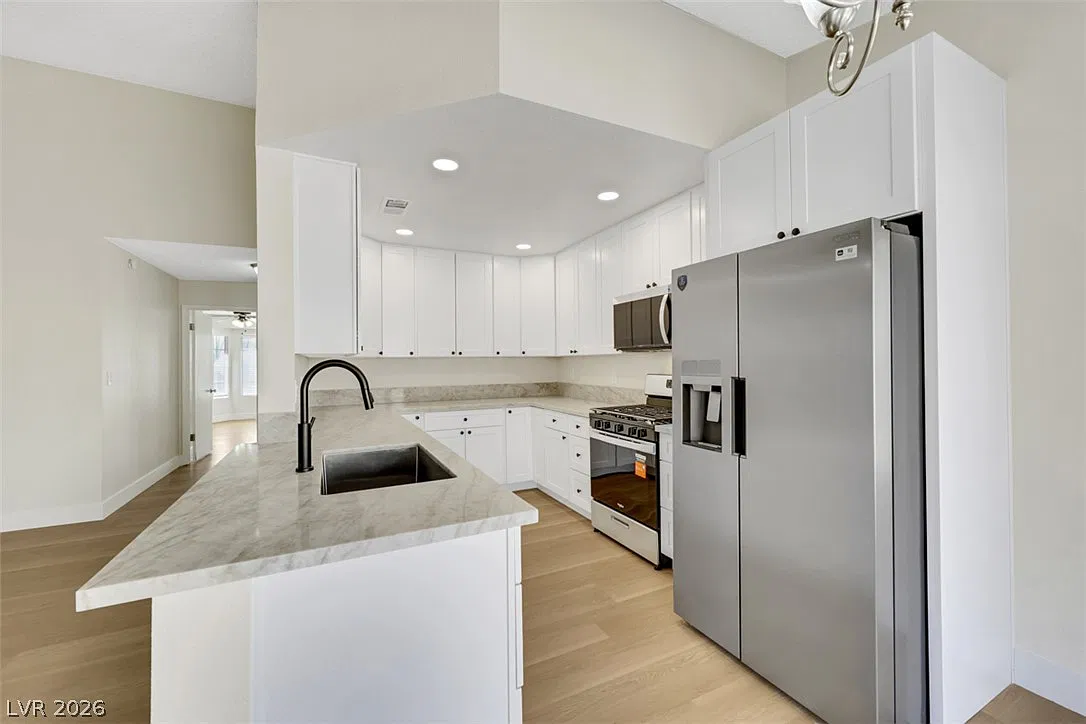 3 bed, 2.0 bath, 1154 sqft, $2,000 — Photo 1