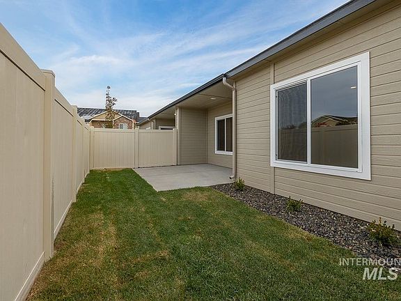3rd image of 4831 N Selway Falls Ln