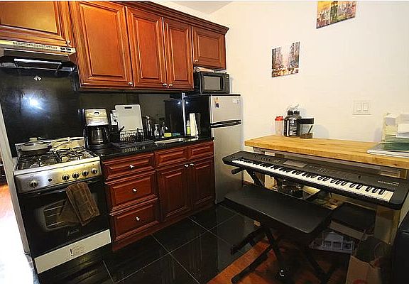 4th image of 269 E 10th St APT 7