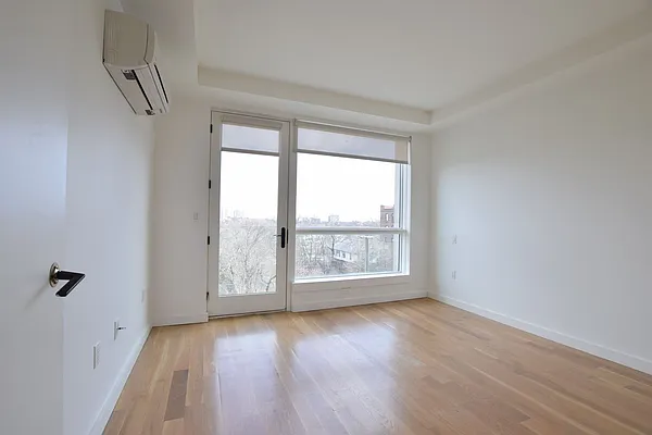 Rented by Mazel Realty USA Corp | media 26