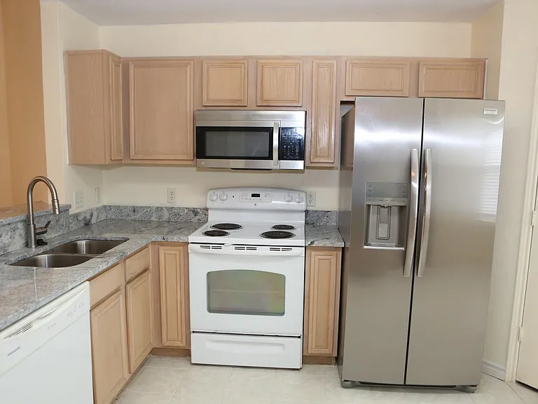 7305 Maplewood Dr — Photo 40