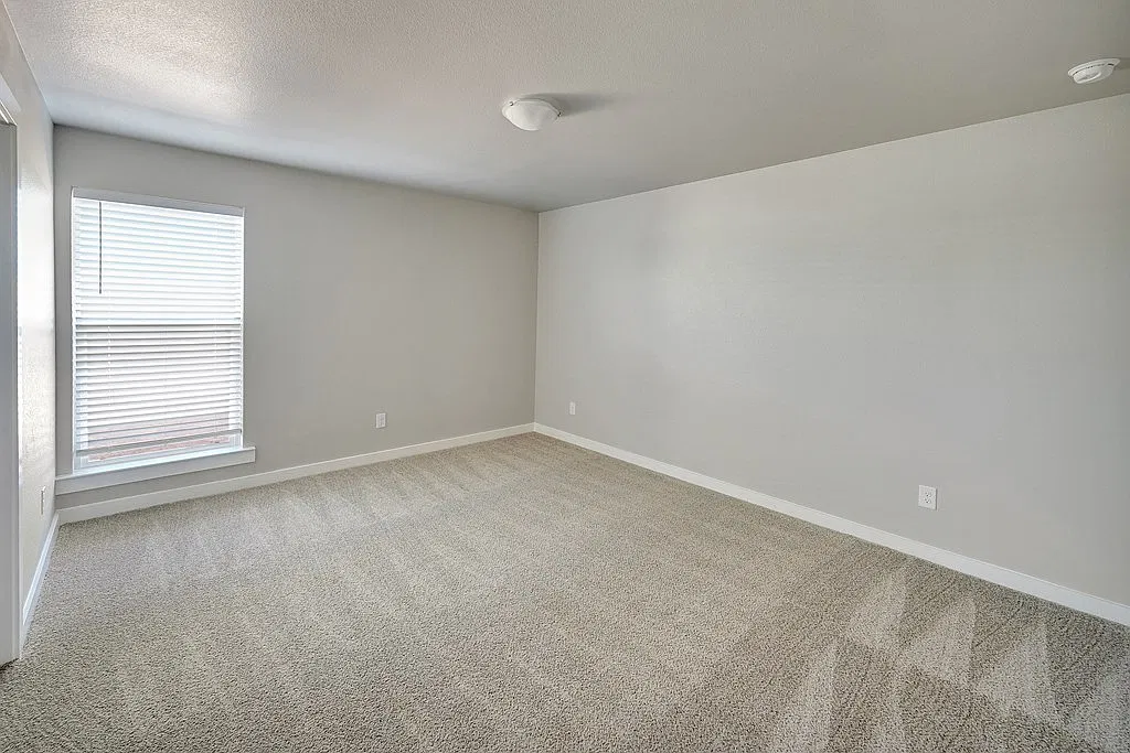 3 bed, 1254 sqft, $2,325 — Photo 4