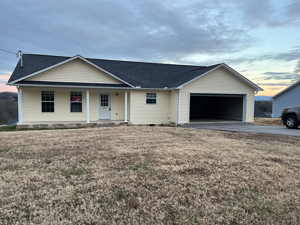 1055 Rosella Dr