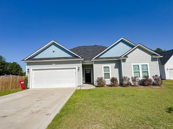 128 Magnolia St, Parkton, NC 28371