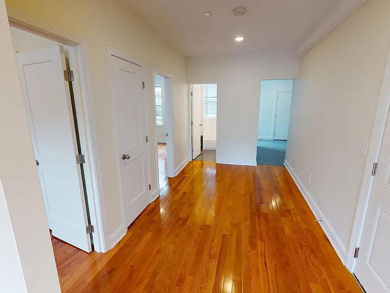 123 Sutherland Rd #H — Photo 3