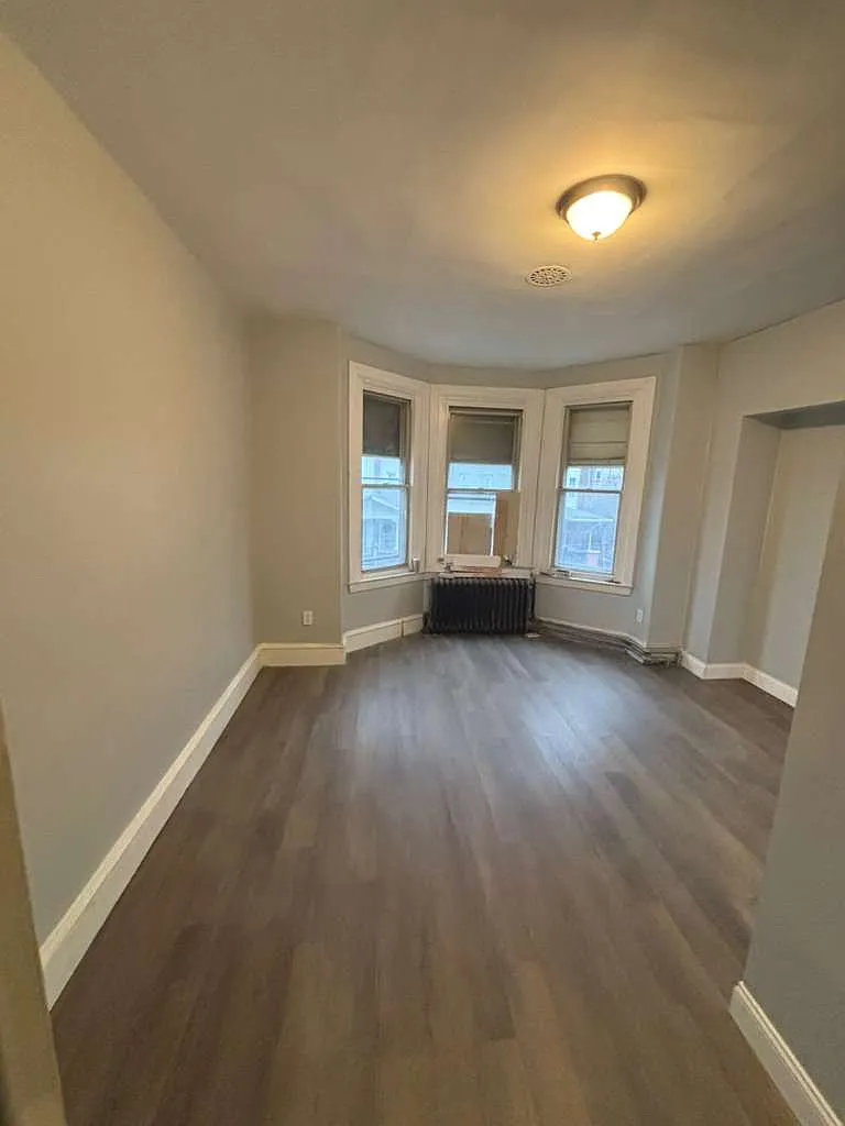 3 bed, 1340 sqft, $1,680 — Photo 3