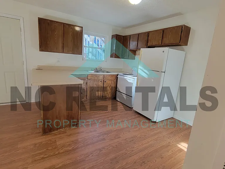 2559 Green Oaks Ct #A — Photo 8