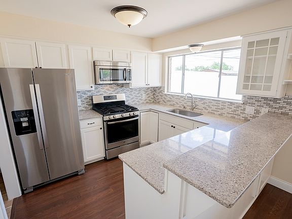 4th image of 321 Rockylane Dr