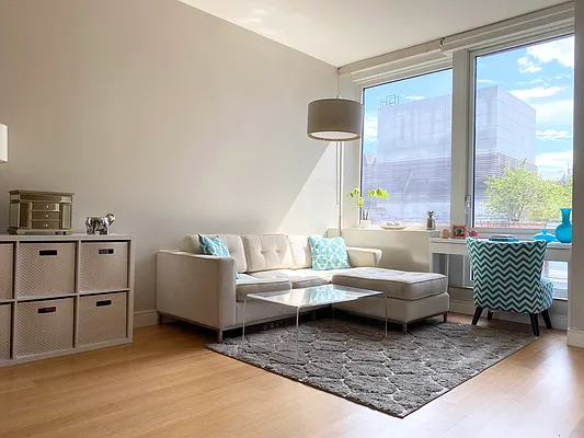 Rented by R New York | media 11