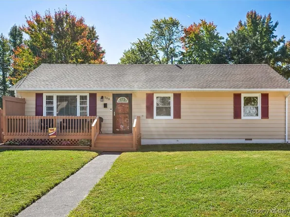 208 Woodhaven Rd, Newport News, VA 23608