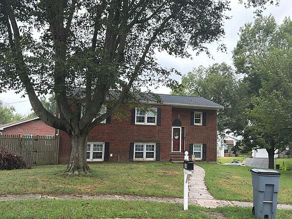 3rd image of 1604 Forest Valley Ct