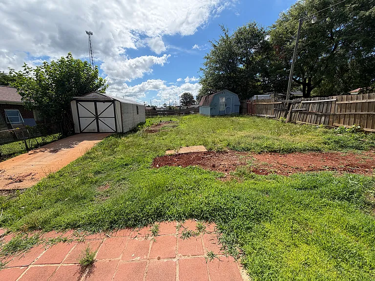 203 Sunshine Ave — Photo 11