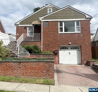748 Stewart St, Ridgefield, NJ, 07657