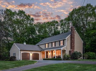 16 Hickory Ridge Dr, Plaistow, NH 03865