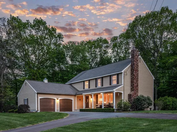 16 Hickory Ridge Road, Plaistow, NH 03865