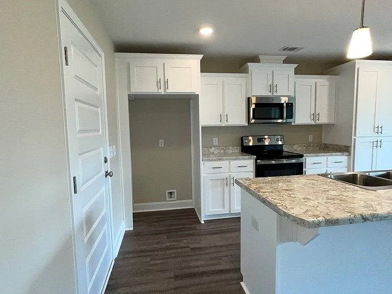 330 Tallulah Bnd — Photo 6