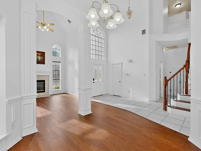 636 N Allen Rd — Photo 16