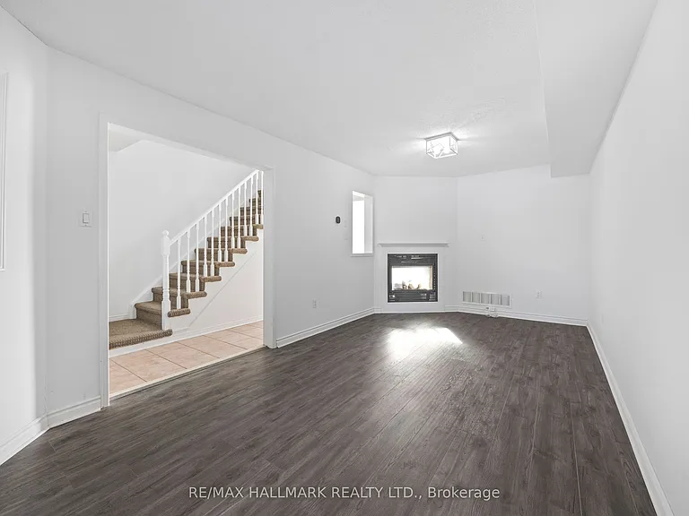 19 Parktree Dr — Photo 8