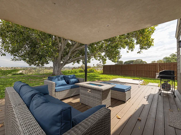 2852 Wyandotte Ave — Photo 18
