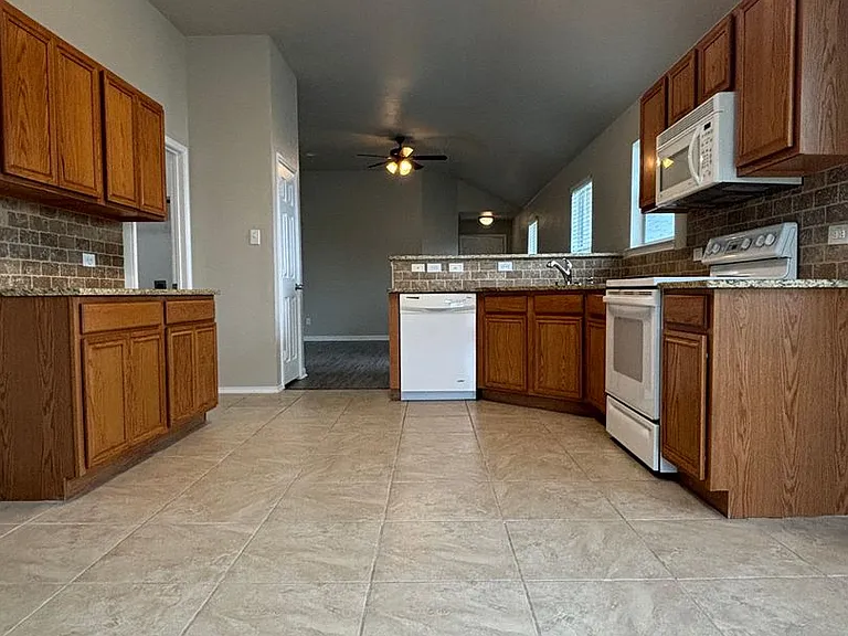 11405 Gloriosa Dr — Photo 22