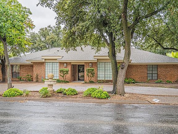 2nd image of 3009 Oak Mountain Trl
