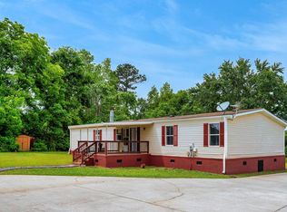 118 Scotch Cross Rd E, Greenwood, SC 29646