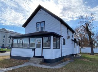 206 E 5th Ave, Milbank, SD 57252