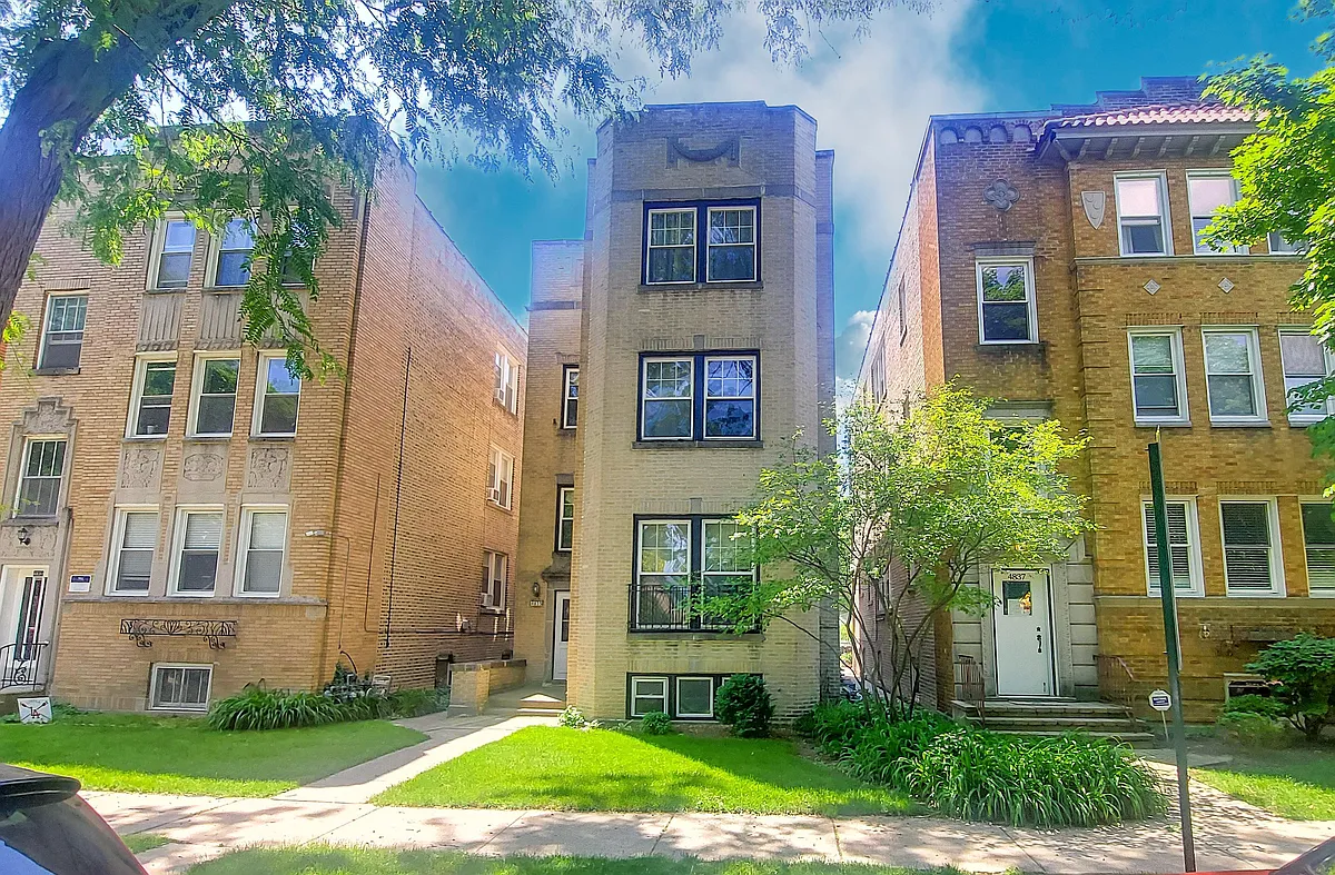 Building Photo - 4835 Lee St #1