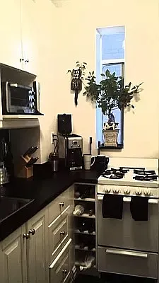 Rented by Bank Neary | media 10