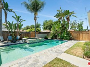 7513 Louise Ave, Van Nuys, CA 91406