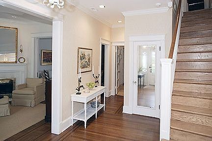 Foyer entry