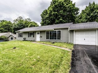 23 Wexford Rd, Syracuse, NY 13214