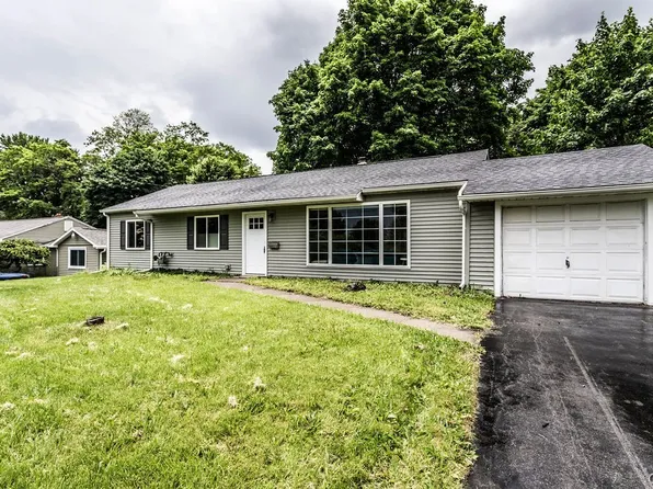 23 Wexford Rd, Syracuse, NY 13214