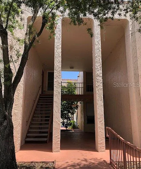 548 Orange Dr #14 — Photo 2