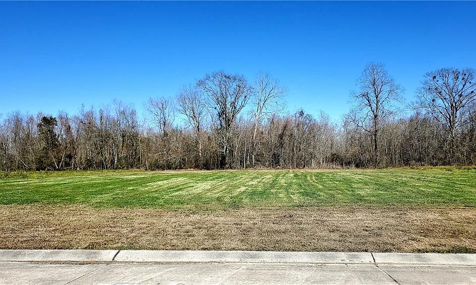 1st image of 12 East Velvet Ln