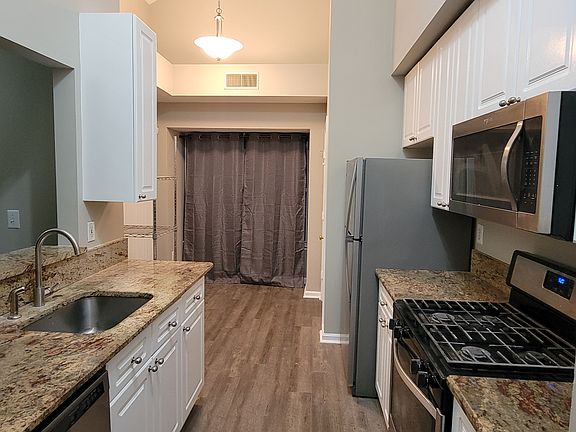 4th image of 5924 Founders Hill Dr Unit 303