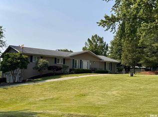 15 Elmo Dr, Macomb, IL 61455