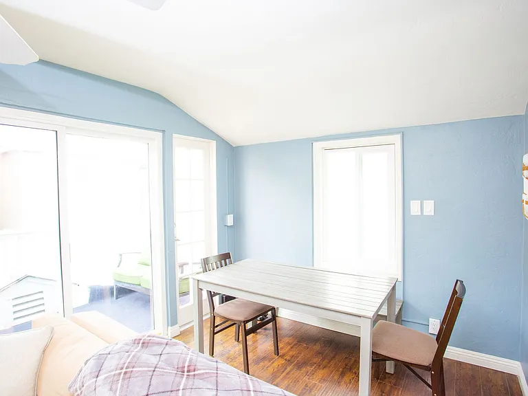 915 E Balboa Blvd — Photo 23