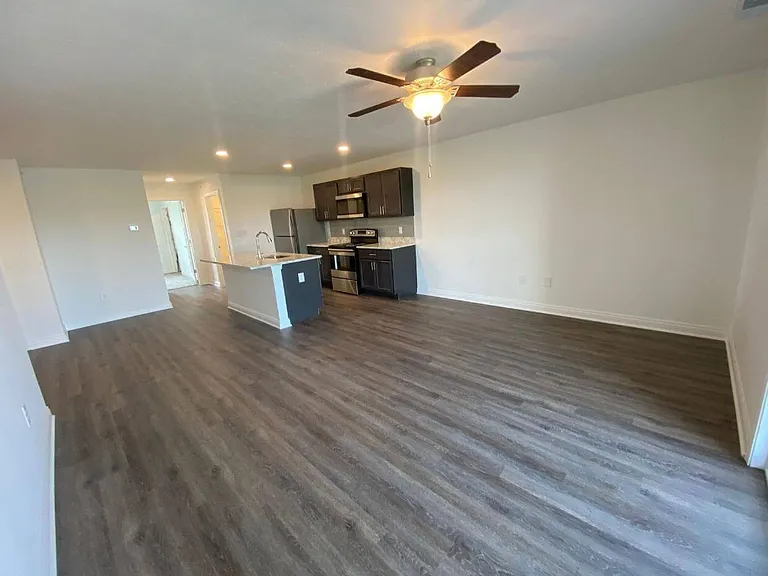 Amelia Place Apartments — Photo 19