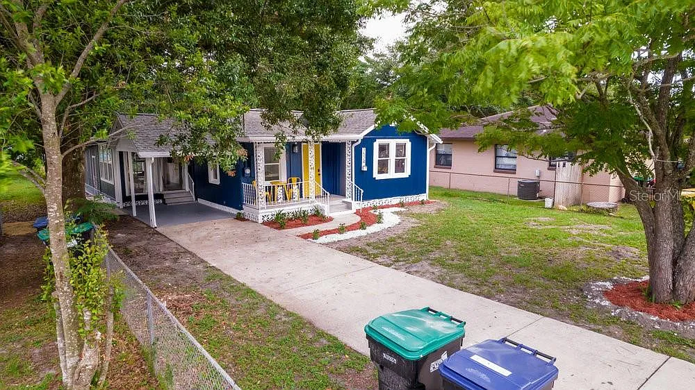 3 bed, 2.0 bath, 1013 sqft, $3,600 — Photo 4