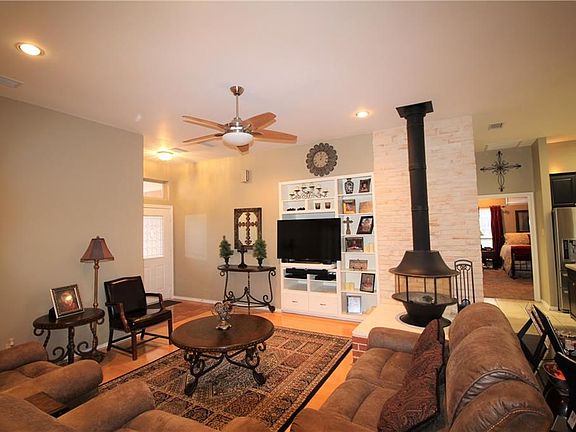 5th image of 212 Highland Dr