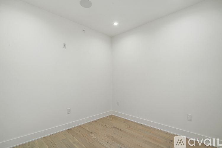 1st image of 2109 S Iseminger St
