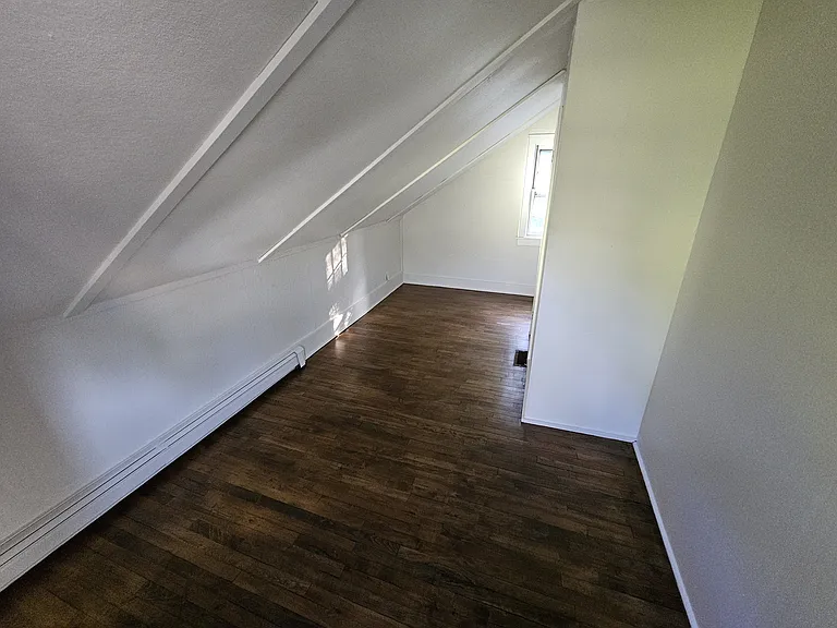 School House Ln — Photo 14