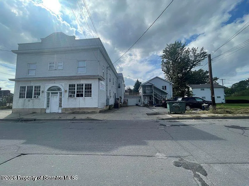 114 E Market St #5